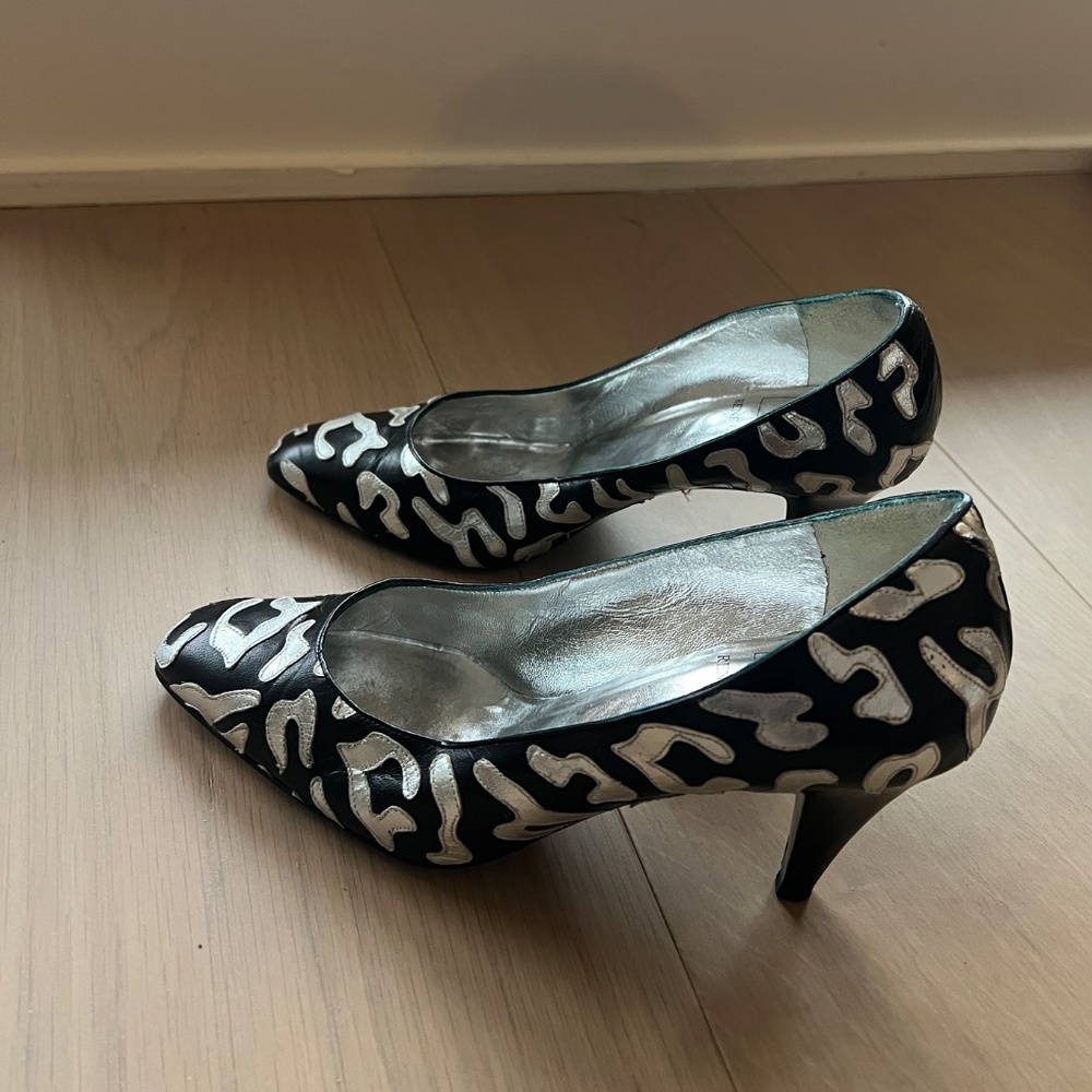 Valentino Garavani-RENE CAOVILLA Black Heels Silver Stitched Accents Size 36.5